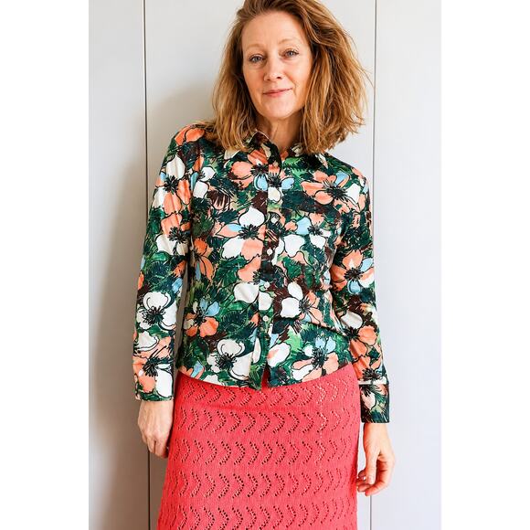 Vintage Tops - Vintage 70s Floral Print Button Up Blouse size S/M Fit Dagger Collar Statement